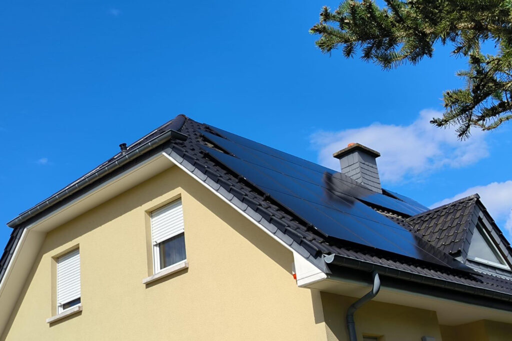 Panneaux photovoltaïque installée sur un maison